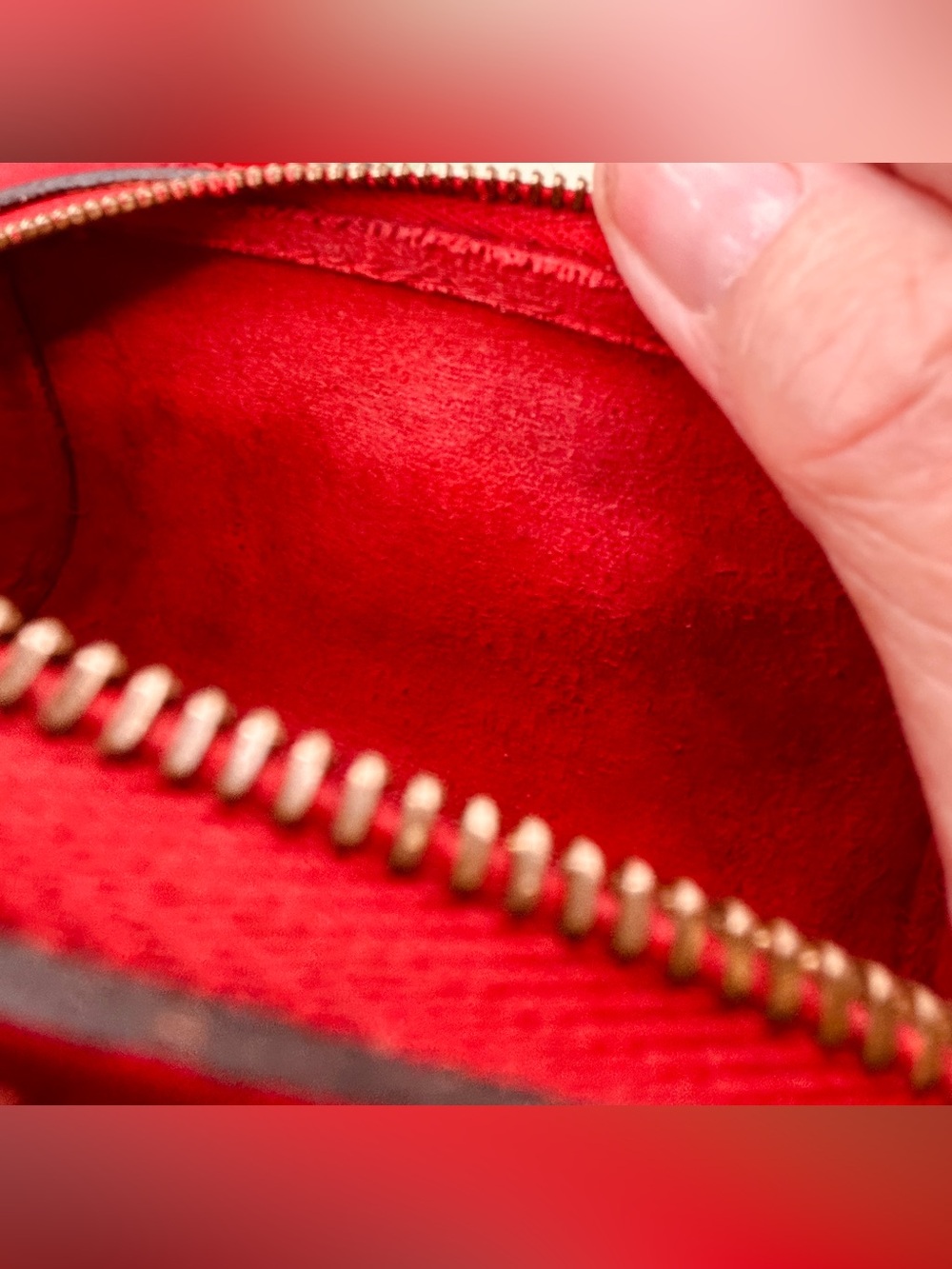 AUTHENTIC VINTAGE LOUIS VUITTON RED EPI COSMETIC POUCH PM - Picture 9 of 13